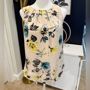 Suzy Shier ladies blouse size small.